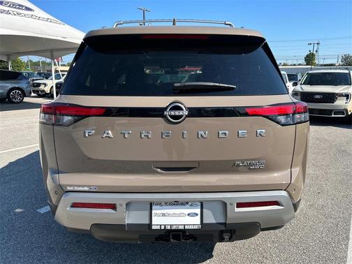 2023 Nissan Pathfinder Platinum 4WD