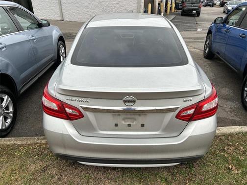 2016 Nissan Altima 2.5 SR