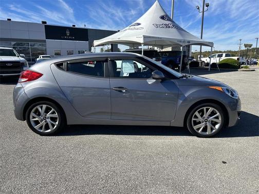 2016 Hyundai Veloster Base