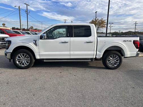 Oxford White 2024 Ford F-150 XLT