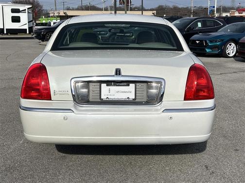 2003 Lincoln Town Car Signature