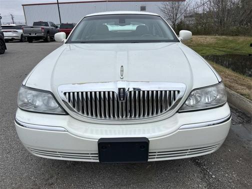2003 Lincoln Town Car Signature