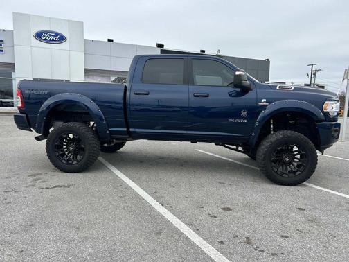Patriot Blue Pearlcoat 2024 RAM 2500 Big Horn Crew Cab 4x4 6'4' Box