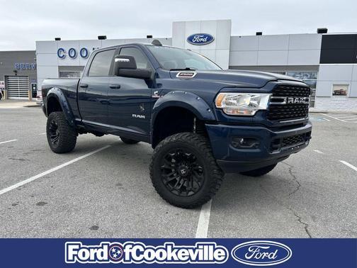 Patriot Blue Pearlcoat 2024 RAM 2500 Big Horn Crew Cab 4x4 6'4' Box