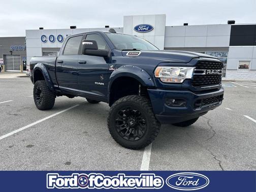 Patriot Blue Pearlcoat 2024 RAM 2500 Big Horn Crew Cab 4x4 6'4' Box