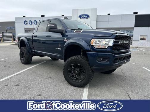 Patriot Blue Pearlcoat 2024 RAM 2500 Big Horn Crew Cab 4x4 6'4' Box