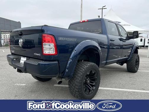 Patriot Blue Pearlcoat 2024 RAM 2500 Big Horn Crew Cab 4x4 6'4' Box