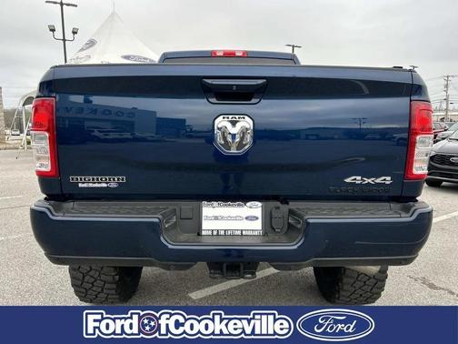 Patriot Blue Pearlcoat 2024 RAM 2500 Big Horn Crew Cab 4x4 6'4' Box