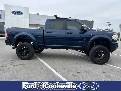 Patriot Blue Pearlcoat 2024 RAM 2500 Big Horn Crew Cab 4x4 6'4' Box