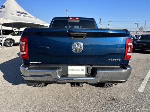 2020 RAM 2500 Tradesman Crew Cab 4X4 6'4' Box