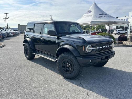 Shadow Black 2026 Ford Bronco Outer Banks