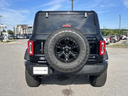 Shadow Black 2026 Ford Bronco Outer Banks