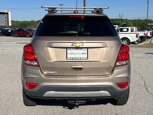 Sandy Ridge Metallic 2018 Chevrolet Trax LT