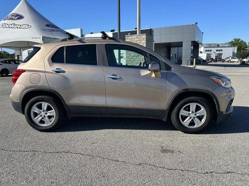 Sandy Ridge Metallic 2018 Chevrolet Trax LT