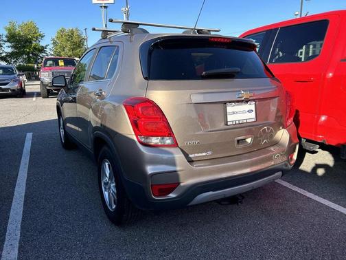 Sandy Ridge Metallic 2018 Chevrolet Trax LT