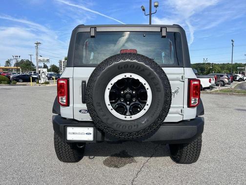 Avalanche Gray 2026 Ford Bronco Base