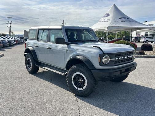 Avalanche Gray 2026 Ford Bronco Base