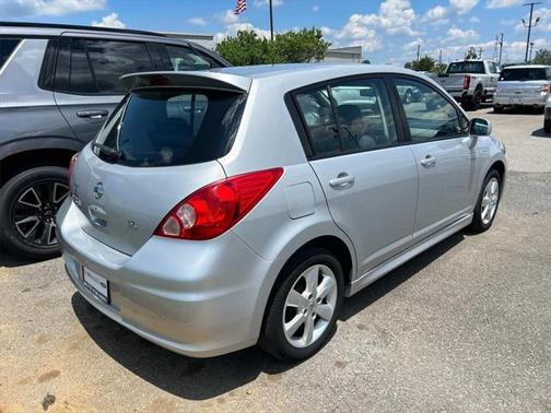 2010 Nissan Versa 1.8 SL