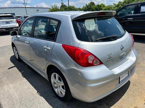 2010 Nissan Versa 1.8 SL
