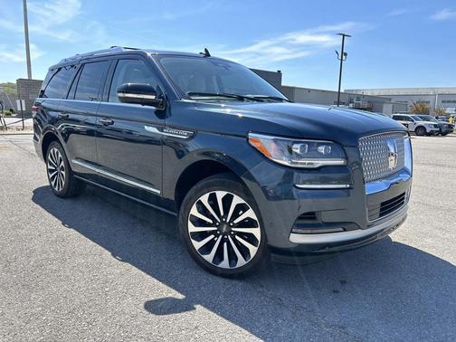 Flight Blue Metallic Clearcoat 2022 Lincoln Navigator Reserve