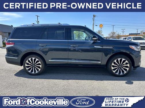 Flight Blue Metallic Clearcoat 2022 Lincoln Navigator Reserve