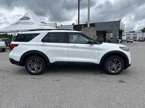 Star White Metallic Tri-Coat 2026 Ford Explorer Active