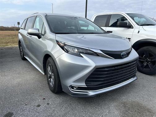 2024 Toyota Sienna XLE