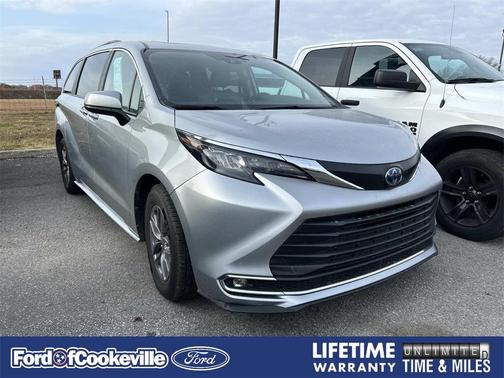 2024 Toyota Sienna XLE