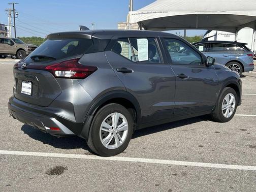 Gun Metallic 2024 Nissan Kicks S