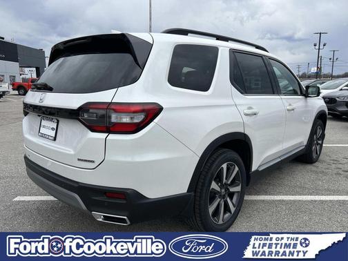 2025 Honda Pilot Touring 8-Passenger