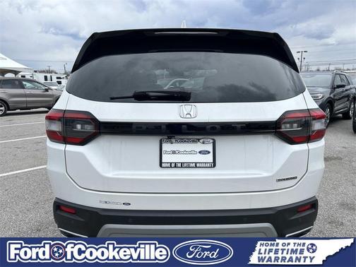 2025 Honda Pilot Touring 8-Passenger