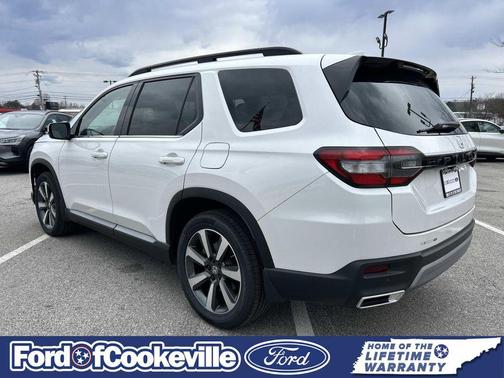 2025 Honda Pilot Touring 8-Passenger