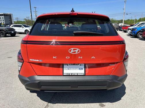 Soultronic Orange Pearl 2024 Hyundai KONA SE