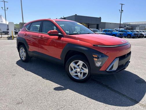 Soultronic Orange Pearl 2024 Hyundai KONA SE
