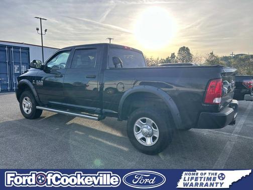 2017 RAM 2500 Tradesman Crew Cab 4x4 6'4' Box