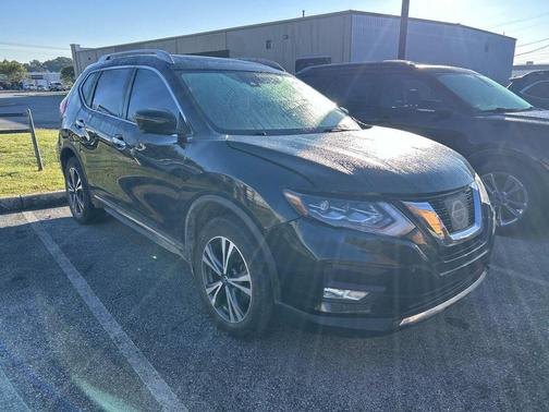 Magnetic Black 2017 Nissan Rogue SL