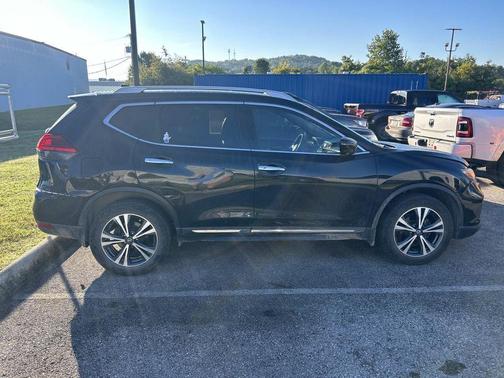 Magnetic Black 2017 Nissan Rogue SL