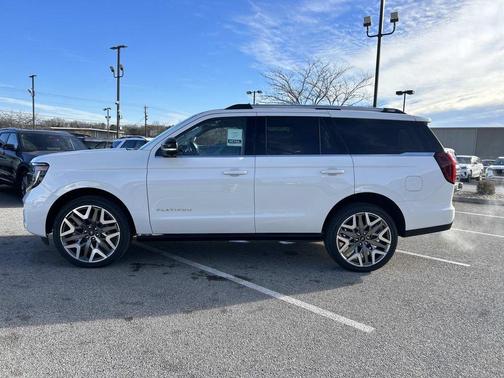 Star White Metallic Tri-Coat 2026 Ford Expedition Platinum