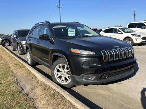 Brilliant Black Clearcoat 2015 Jeep Cherokee Sport