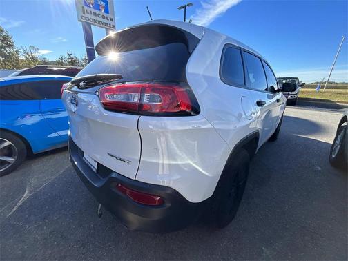 2017 Jeep Cherokee Sport