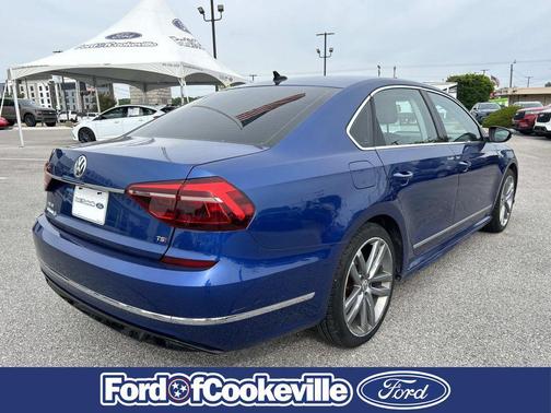 Platinum Gray Metallic 2017 Volkswagen Passat 1.8T R-Line w/Comfort