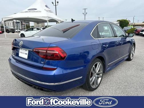 Platinum Gray Metallic 2017 Volkswagen Passat 1.8T R-Line w/Comfort