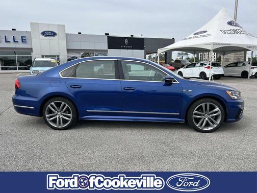 Platinum Gray Metallic 2017 Volkswagen Passat 1.8T R-Line w/Comfort