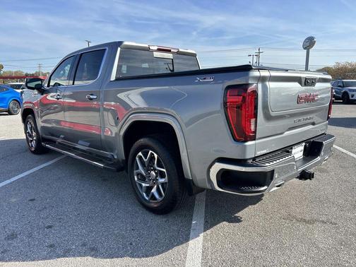 Sterling Metallic 2024 GMC Sierra 1500 SLT