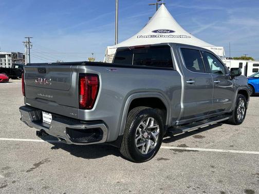 Sterling Metallic 2024 GMC Sierra 1500 SLT