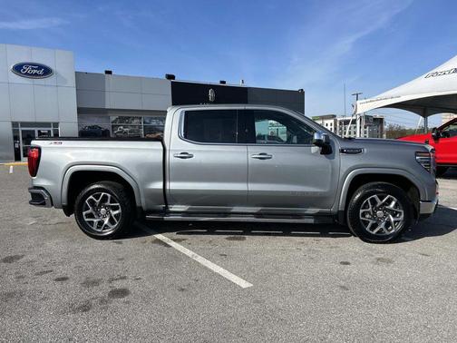 Sterling Metallic 2024 GMC Sierra 1500 SLT