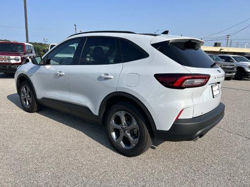 Space Silver Metallic 2025 Ford Escape ST-Line
