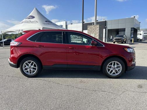 Rapid Red Metallic Tinted Clearcoat 2021 Ford Edge SEL