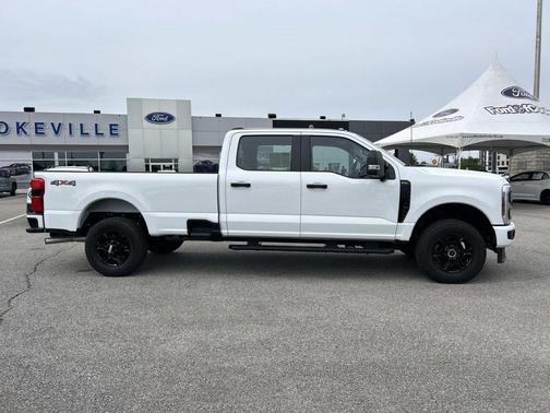 Oxford White 2025 Ford F-250 XL