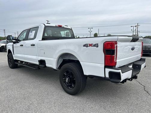Oxford White 2025 Ford F-250 XL